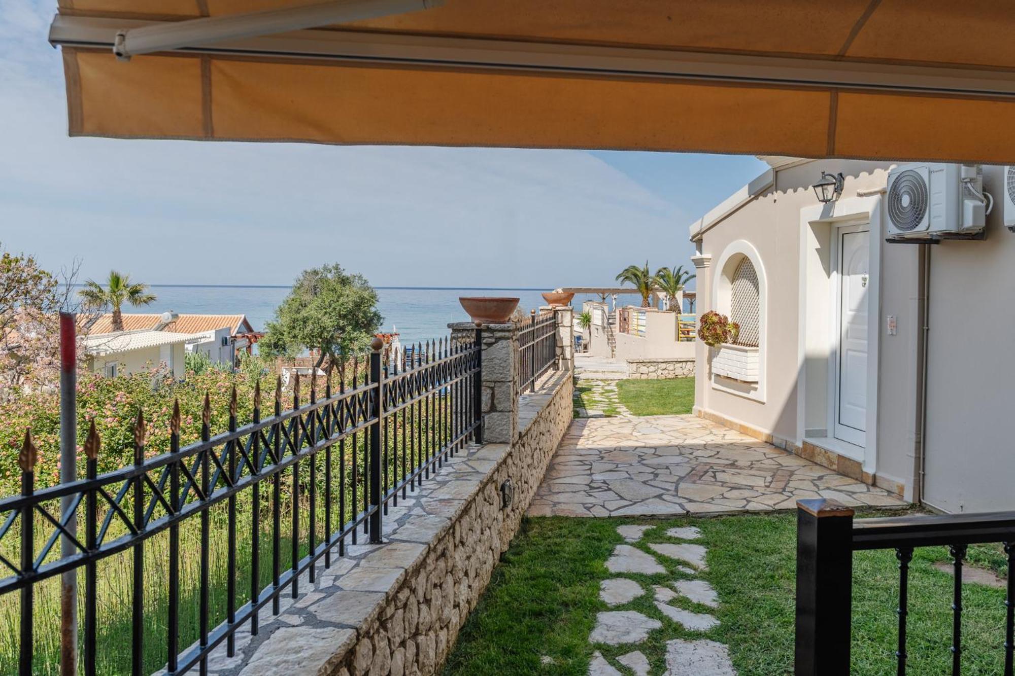 Sea Breeze Hotel & Apartments Agios Gordios  Exterior photo