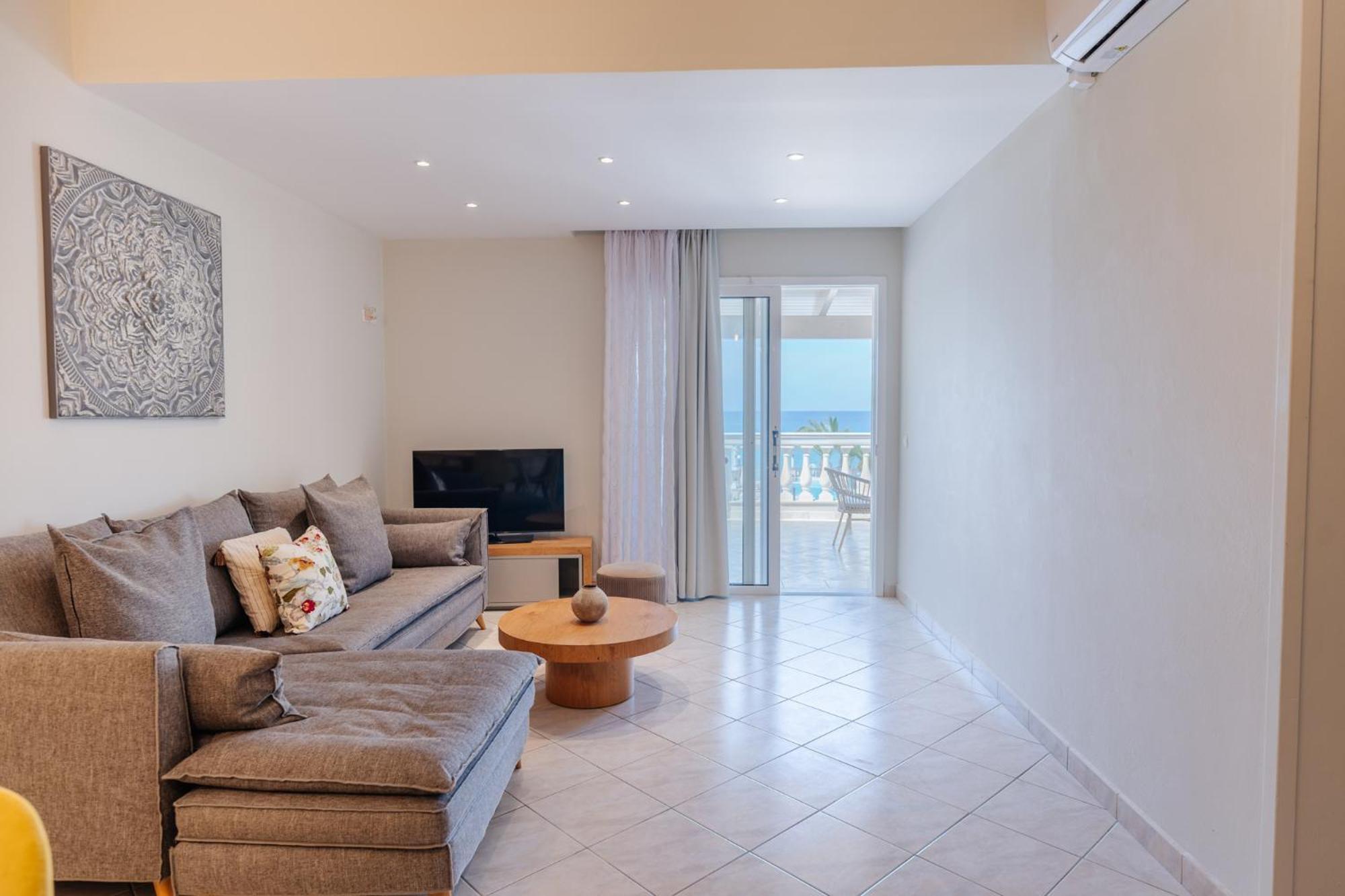 Sea Breeze Hotel & Apartments Agios Gordios  Exterior photo
